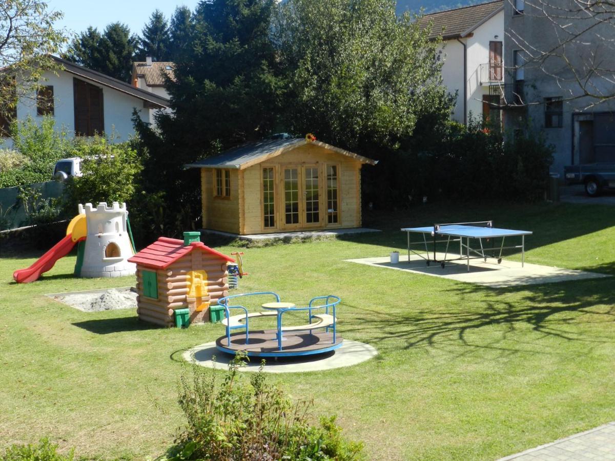 Residence Girasole Casa Rossa A Colico Esterno foto