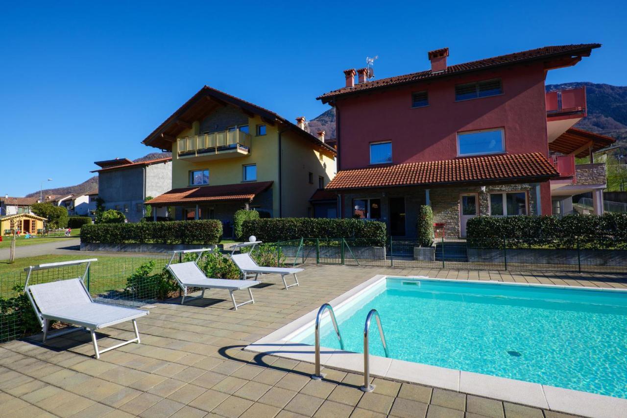 Residence Girasole Casa Rossa A Colico Esterno foto
